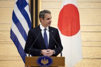Unser Foto (© Eurokinissi) zeigt Premierminister Kyriakos Mitsotakis in Japan.