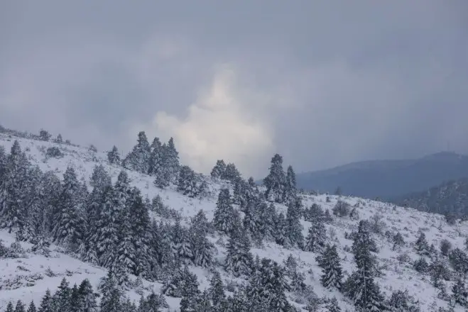 Der fast 2.000 Meter hohe, schneebedeckte Kissavos-Berg nördöstlich des mittelgriechischen Larissa. (Foto: © Eurokinissi)