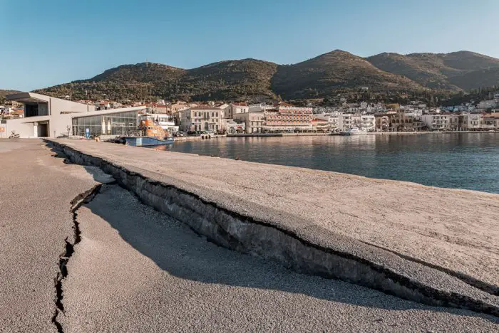 Unser Foto (© Eurokinissi) entstand auf Samos nach dem Erdbeben.