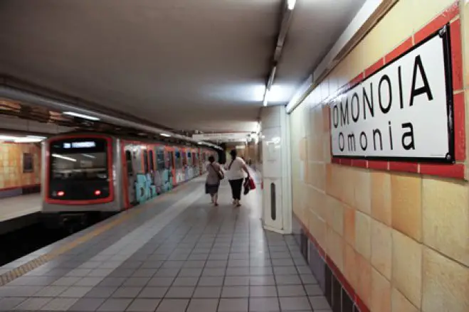 Am heutigen Freitag (18.11.) werden in Athen keine Öffentlichen Schienenverkehrsmittel unterwegs ein. Unser Foto (© Eurokinissi) zeigt die zentrale Station der Linie 1 am Omonia-Platz.