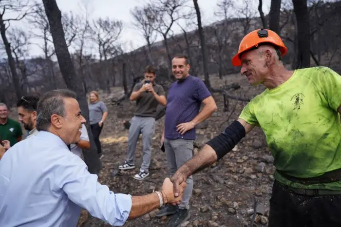 Unser Archivfoto (© Eurokinissi) zeigt Umweltminister Stavros Papastavrou in Westattika.