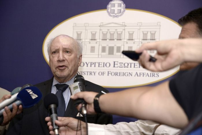 Diplomaten aus Griechenland und der FYROM reisen zu Gesprächen nach New York