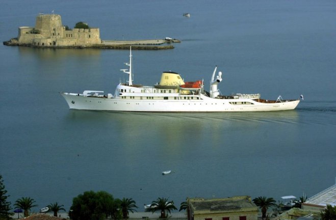 Die Luxusjacht „Christina“ vor mehr als 20 Jahren im Hafen von Nafplio (Foto: ek/Archiv)