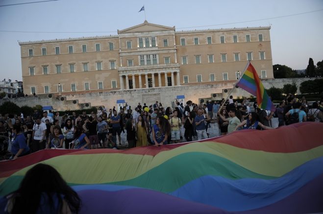 Unser Archivfotos (© Eurokinissi) entstanden bei der Athens Pride 2016 vor dem Parlament in der griechischen Hauptstadt.