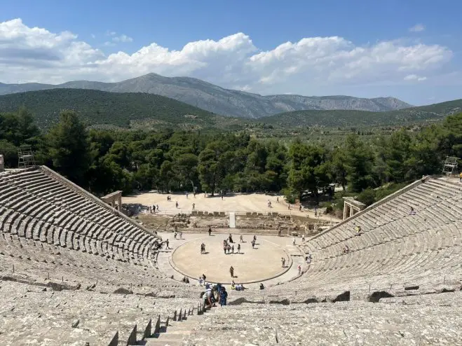 Unser Archivfoto (© Sandra Kretz) zeigt das antike Theater von Epidaurus.