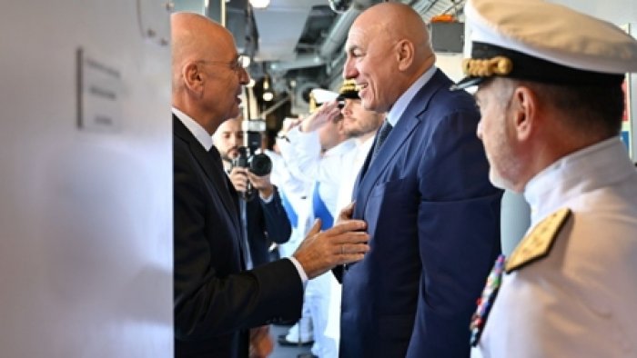 Unser Foto (© Eurokinissi) zeigt Verteidigungsminister Nikos Dendias.