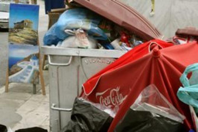 „Kängurus“ sollen Athener Müll schlucken