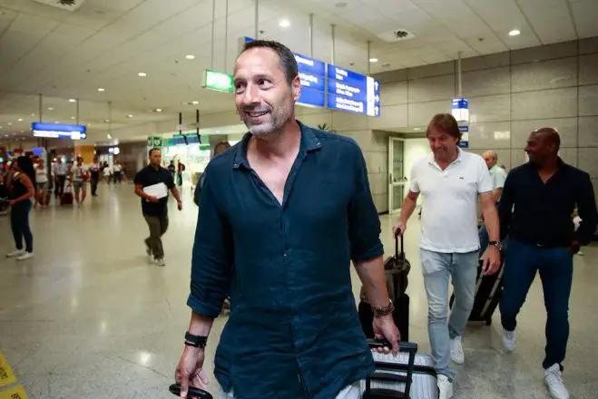 Das Foto (© Eurokinissi) zeigt Van`t Schip bei seiner Ankunft in Athen am 30.7..