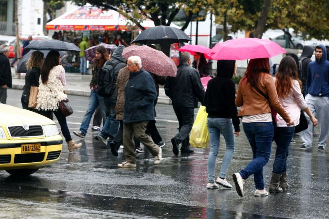 Das Wetter in Griechenland: Gewitterfront mit Regenschauern