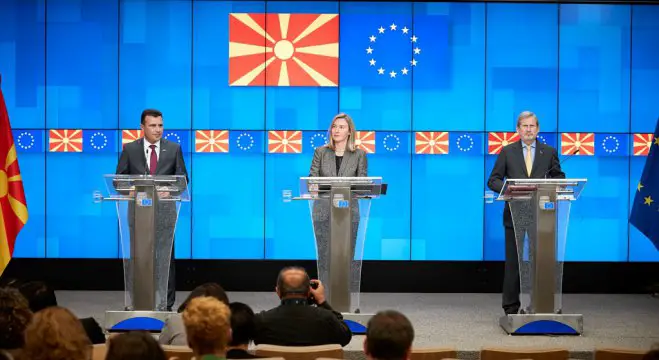  Unser Archivfoto (© Eurokinissi) entstand während des Kooperationsrates zwischen der EU und Nordmazedonien im März.