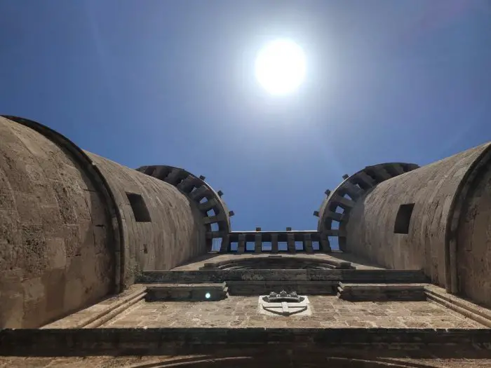 Das Foto (© GZ / Leonie Meyer) zeigt den Großmeisterpalast in der Altstadt.