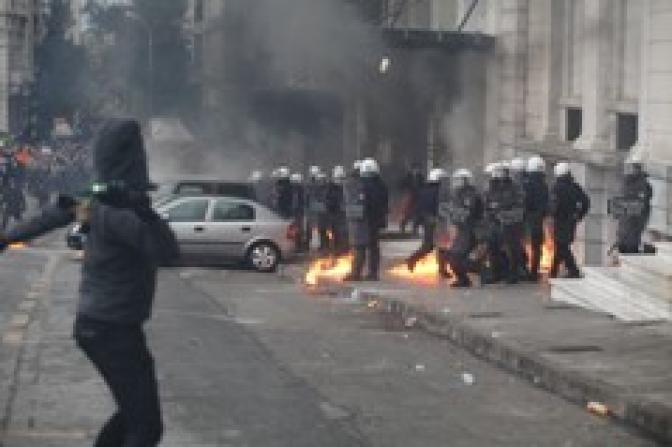 Generalstreik in Griechenland: Friedliche Kundgebung – und Ausschreitungen