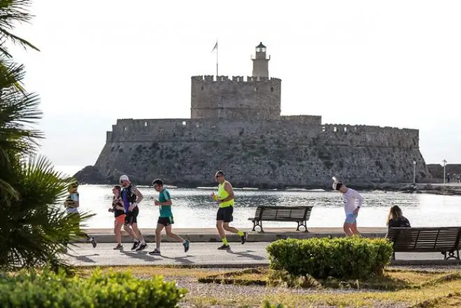 Foto (© https://rhodesmarathon.gr)