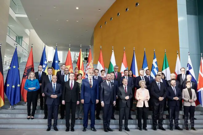 Foto (© Eurokinissi): Der griechische Ministerpräsident Kyriakos Mitsotakis beteiligte sich am West-Balkan Gipfel in Berlin. 