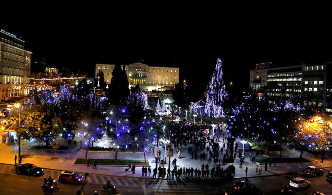 Unser Archivfoto (© Eurokinissi) entstand im Jahr 2016 am Syntagma-Platz in Athen. Im Hintergrund ist das griechische Parlament.