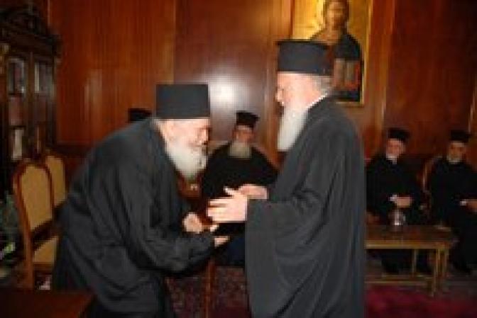 Immobilien-Affäre: Abt des Klosters Vatopediou gibt Verwaltungsgeschäfte ab