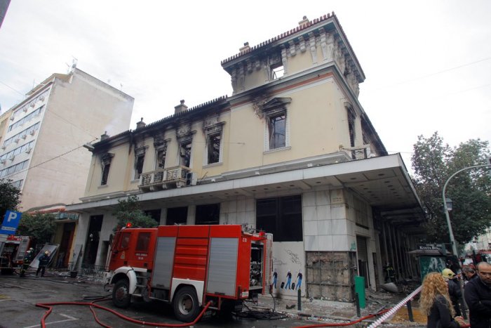 Foto (© ek): Bei Unruhen im Jahre 2012 wurden die Kinos „Attikon“ und „Apollon“schwer beschädigt. 