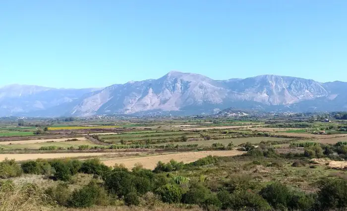 Foto (© GZlg): Ebene des Acheron-Tals.