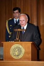 Staatspräsident Papoulias fordert zur Bekämpfung der Korruption auf 