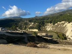 Unser Foto (© griechisches Ministerium für Infrastruktur und Transport) zeigt den künftigen Asopos-Staudamm.