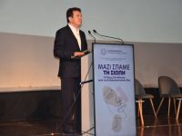 Unser Foto (© Facebook / mc) zeigt Bürgerschutzminister Michalis Chryssochoidis während einer Veranstaltung der Initiative „Gemeinsam brechen wir das Schweigen – 13 Städte: Eine Front gegen häusliche Gewalt“ auf Kreta.