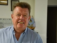 Unser Archivfoto (© Griechenland Zeitung / Jan Hübel) zeigt Dr. Ronald Meinardus während eines Besuches in der Redaktion der Griechenland Zeitung.