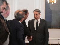 Unser Foto (© Eurokinissi) entstand am Montag (19.1.) während eines Treffens zwischen Premierminister Kyriakos Mitsotakis und Vertretern der Landwirte.