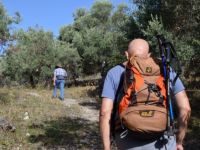Unser Archivfoto (© Jan Hübel / Griechenland Zeitung) zeigt Wanderer auf der Insel Skiathos.