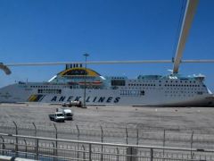 Unser Archivfoto (© Eurokinissi) entstand im Hafen von Patras.