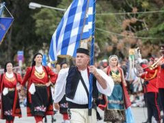 Unser Archivfoto (© Eurokinissi) entstand am 25. März während der Parade zum griechischen Nationalfeiertag in Heraklion auf Kreta.