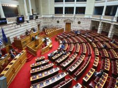 Unser Foto (© Eurokinissi) zeigt das Parlament in Athen.