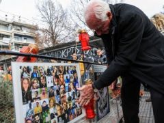 Unser Archivfoto (© Eurokinissi) zeigt eine Kundgebung in Larissa zum Zugunglück in Tempi im Jahr 2025