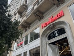 Das Bild zeigt den kürzlich eröffneten NEW YORKER in Athen. (© GZ/gls) 