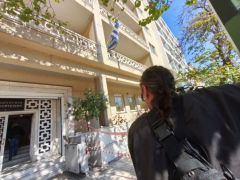Unser Foto (© Eurokinissi) entstand am Montag (20.4.) vor dem Tourismusministerium in Athen.