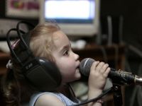 Traditionelle Medien, wie etwa das Radio, spielen eine immer geringere Rolle.Foto (© Eurokinissi)