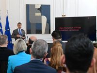 Foto (© Eurokinissi): Regierungschef Kyriakos Mitsotakis bei der Präsentation. Viel zu feiern gab es nicht.