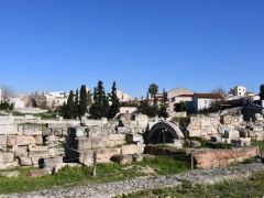 Unser Archivfoto (© Jan Hübel / Griechenland Zeitung) entstand auf der ärchäologischen Ausgrabungsstätte Kerameikos in Athen. 