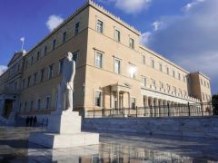 Unser Archivfoto (© Eurokinissi) entstand vor dem Parlamentsgebäude.