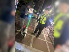 Kontrolle eines E-Scooter-Fahrers Foto (© Eurokinissi)