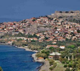 Die Burg von Molyvos (© GZ/kb) ist der ideale Ort, um Longos zu lesen.