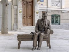 Vorbild für das Kavafis-Denkmal in Athen ist ein Foto (s. u.) (Fotos: onassis.org)