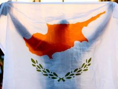 Unser Archivfoto (© Eurokinissi) zeigt die zyprische Flagge.