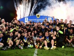Pure Freude nach dem Gewinn des 16. Titels im griechischen Pokal (© Eurokinissi).