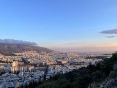 Unser Foto (Griechenland Zeitung/ Anny Schmidt) vom Berg Lykabettus zeigt den Blick auf den Süden Athens.  