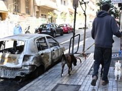 Unsere Fotos (© Eurokinissi) entstanden am Sonntag (13.4.) im Athener Stadtteil Exarchia.