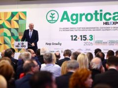 Unser Foto (© Eurokinissi) zeigt Agrarminister Kostas Tsiaras bei der Eröffnung der Agrotica-Messe.