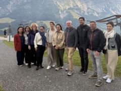 Unser Foto (© Pressestelle des griechischen Tourismusministeriums) zeigt Tourismusministerin Olga Kefalogianni bei ihrem offiziellen Besuch in Österreich.